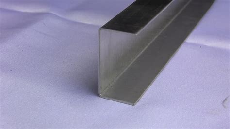 1.5 inch aluminum u channel.